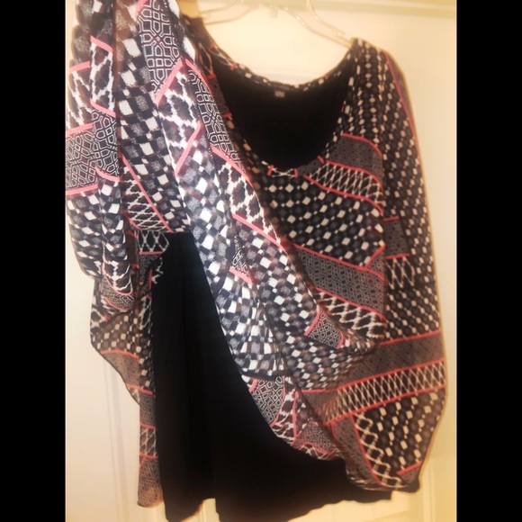 Flowy Overlay Top - Picture 2 of 2